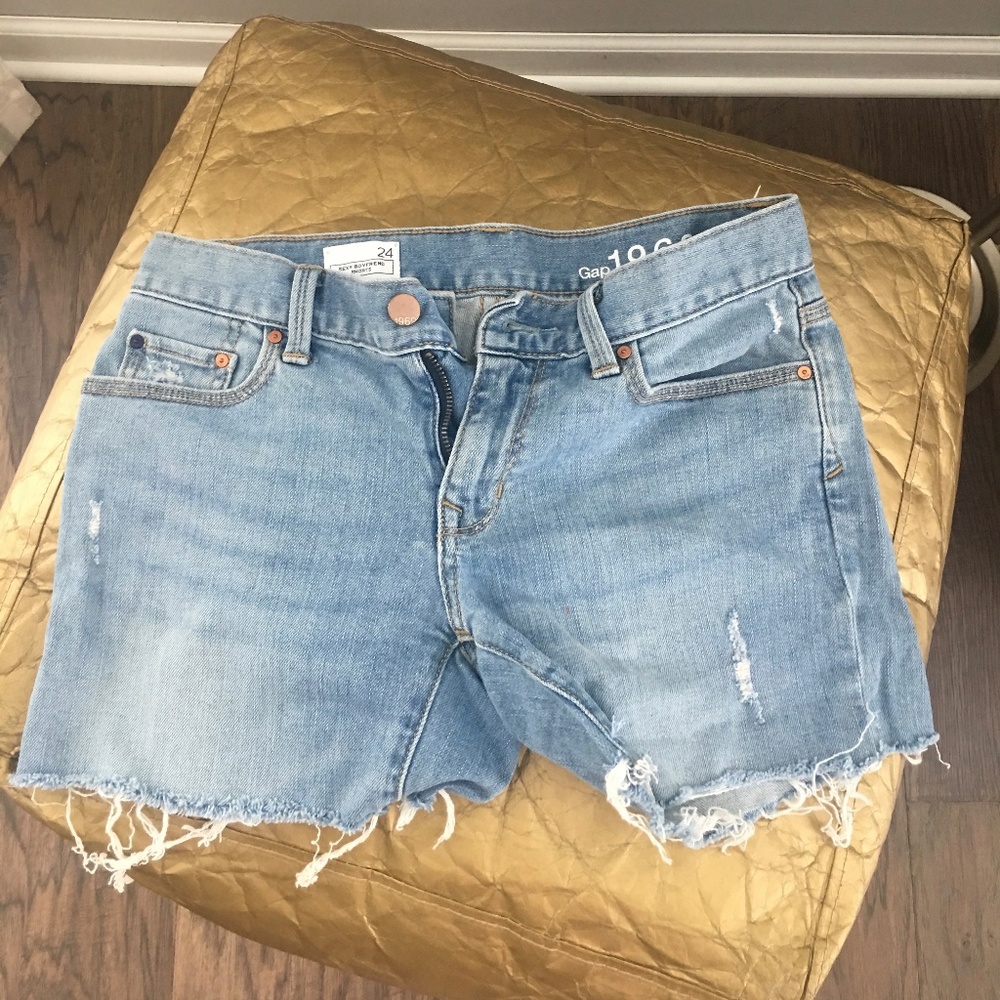 GAP denim boyfriend jean shorts